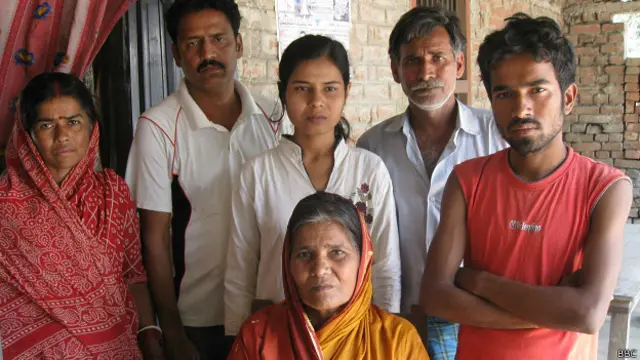 अजय सिंह के परिजन