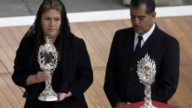 Floribeth Mora na santificação de João Paulo 2. Foto: AP