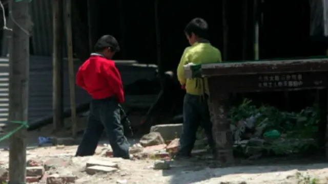 يفرض القانون في هونغ كونغ غرامة تصل إلى 250 دولارا أمريكيا على من يتبول في الشوارع العامة