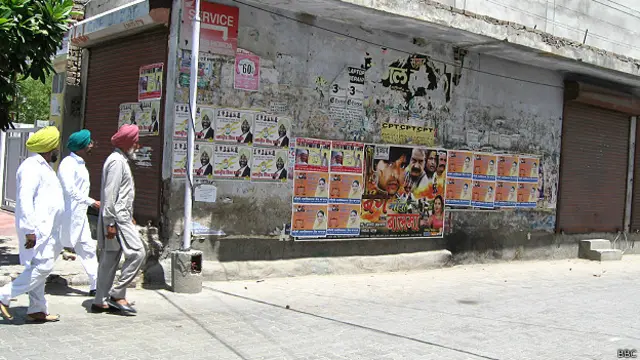 बठिंडा में लगे चुनावी पोस्टर