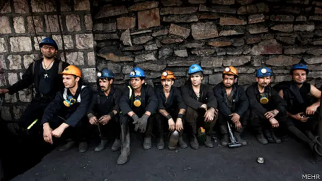 کارگران معدن زغال سنگ طبس - عکس از یونس خانی