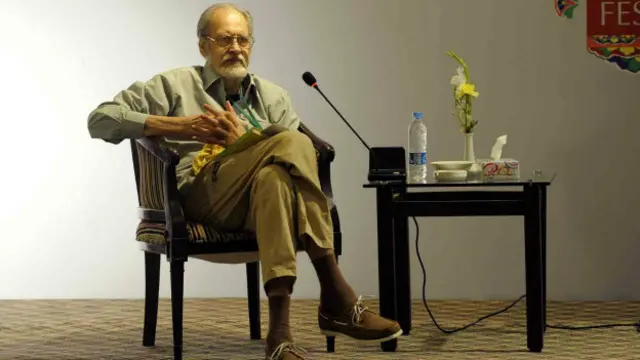 جب یہ ناول لکھا گیا تو اس کے مصنف داؤد خیل کی ایک سیمنٹ فیکٹری میں میں بطور کیمسٹ کام کرتے تھے