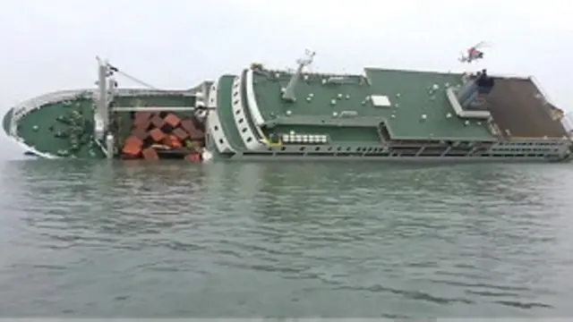 Phà Sewol được cho là đã chở hàng hóa vượt quá tải trọng cho phép