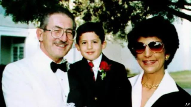 Эймс с женой и сыном