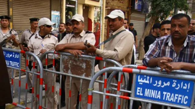 قوات الأمن تغلق الشوارع المؤدية للمحكمة