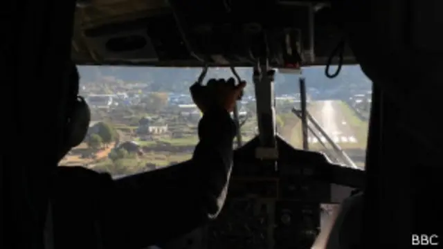 रेडारले विमान चालकलाई चराको गतिविधिबारे सतर्क गराउने बताइएको छ