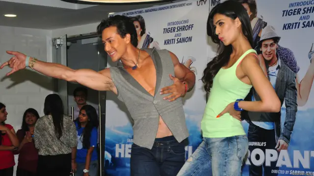 टाइगर श्रॉफ़, कृति सैनन