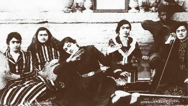 روی جلد سی دی Let No One Judge You