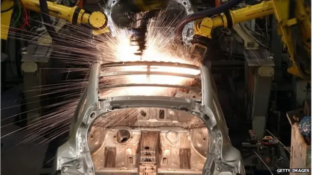 英国服务业、制造业和建筑业都出现增长