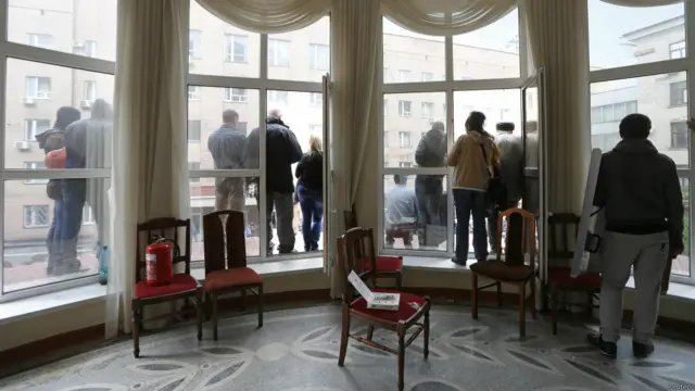 Захват здания администрации в Луганске