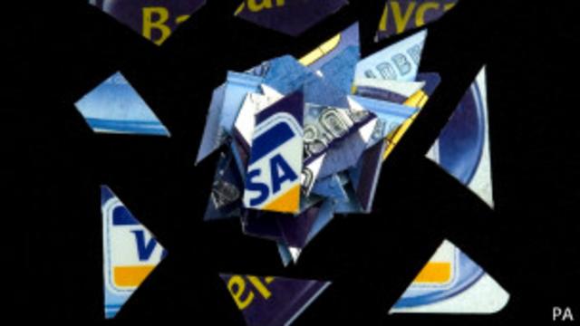 Клиенты банков, подпавших под санкции, не смогут расплачиваться в магазинах картами