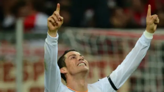 ریئل کی جانب سے سرجیو راموس اور رونالڈو نے دو دو گول کیے