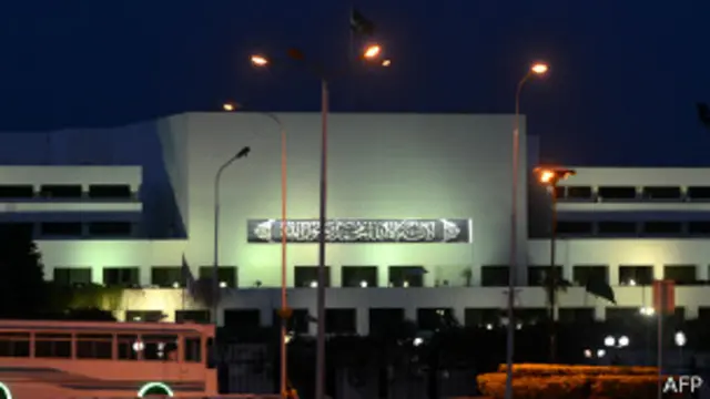 بجلی کے بلوں کی مد میں وزیر اعظم سیکریٹریٹ کے ذمہ 62 لاکھ روپے واجب الادا ہیں: وزیر مملکت