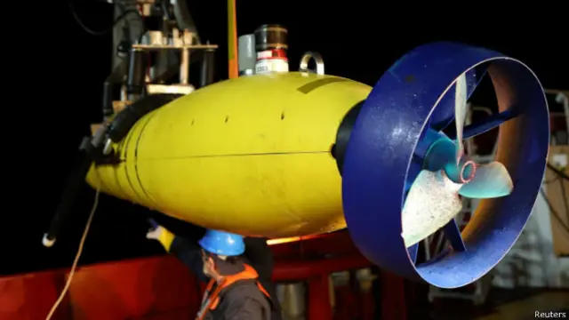 蓝鳍-21水下无人潜航器可以自动在海下利用绘制海床声纳图来鉴别物体