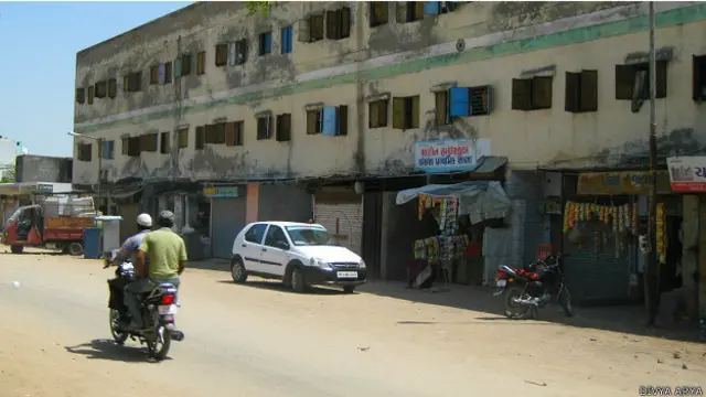 بھارت میں مسلمان سب سے بڑی اقلیت ہیں اور حکومت انھیں 12 سے 14 فی صد کے درمیان بتاتی ہے