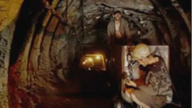 استخراج معدن هزینه بر و غیر معیاری است 