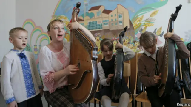 英國現在學習樂器和彈奏多種樂器的孩子人數越來越多，