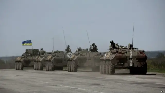 Quân đội Ukraine bắt đầu tấn công phe thân Nga ở miền Đông