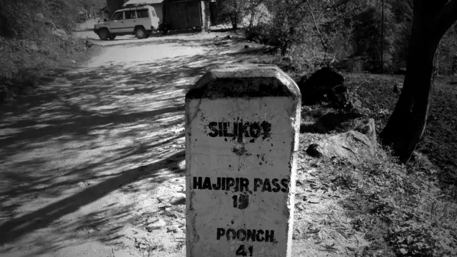 क़तार के आख़िरी, कश्मीर, नियंत्रण रेखा, आख़िरी गांव