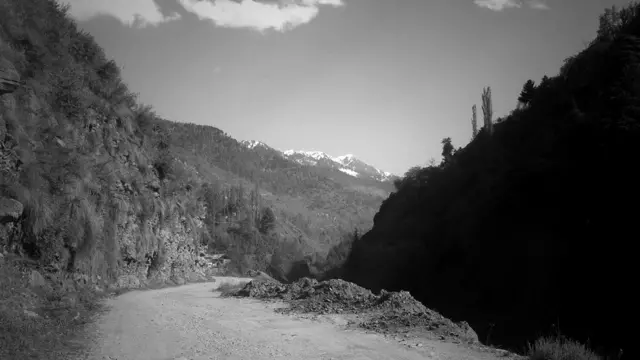 आख़िरी गांव, कश्मीर, क़तार का आख़िरी