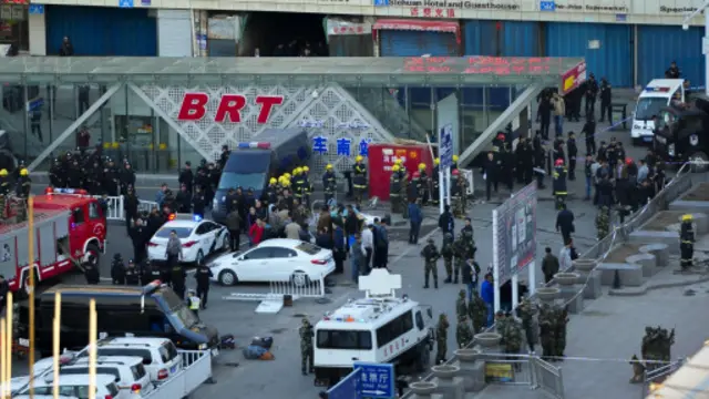 Ҳужумчилар пичоқ ва портловчи моддалардан фойдалангани айтилади