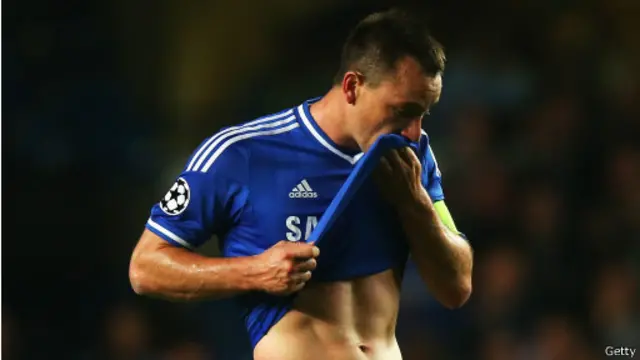 جون تيري كابتن تشيلسي يبكي