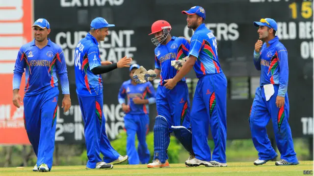 افغانستان زمبابوې ته په ۱۰۰ منډو ماته ورکړه او د روانې سیالۍ یې ۲-۲ برابرې کړې