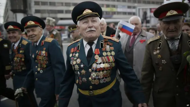 Kırım Sivastapol'da 2. Dünya Savaşı gazileri de 1 Mayıs'ı kutlamayı unutmadı. 