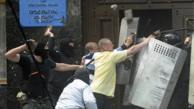 Штурм прокуратуры в Донецке