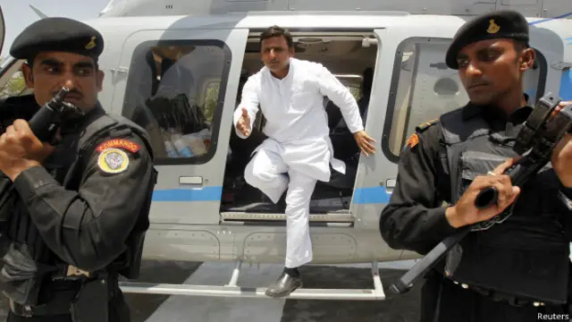 उत्त प्रदेश के मुख्यमंत्री और सपा नेता अखिलेश यादव