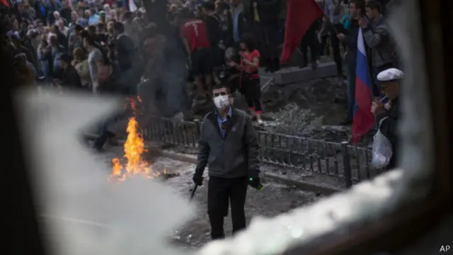 كييف تقول إن التجنيد الإجباري أملاه تدهور الوضع الأمني.