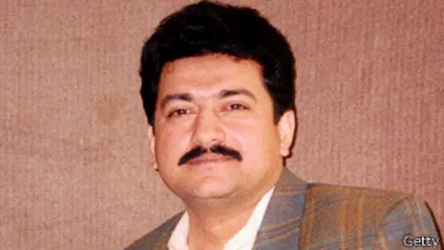 جیو نیوز سے منسلک سینئر صحافی حامد میر 19 اپریل کو کراچی ایئرپورٹ سے آئی آئی چندریگر روڈ پر اپنے دفتر جا رہے تھے کہ ان پر قاتلانہ حملہ کیا گیا، جس میں وہ شدید زخمی ہوگئے