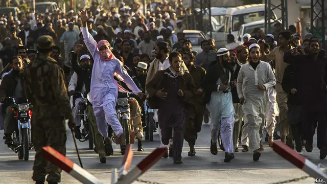 ملزمان پر ایک مذہبی اجتماع کے دوران اس تنظیم کے مواد کی تشہیر اور نفرت انگیز مواد بانٹنے کے الزامات تھے (فائل فوٹو)