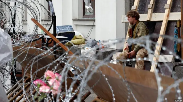 Sloviansk tercatat sebagai salah satu kota di Ukraina timur yang kantor-kantor pentingnya telah direbut oleh aktivis pro-Rusia.