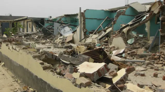 कनावनी गाँव में ध्वस्त स्कूल