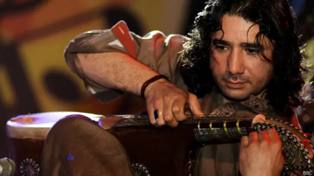 محفل کی آخری پیشکش پشاور سے تعلق رکھنے والے چار نوجوانوں کی پرفارمنس تھی۔ یہ چاروں افراد خود کو خماریان کہلاتے ہیں