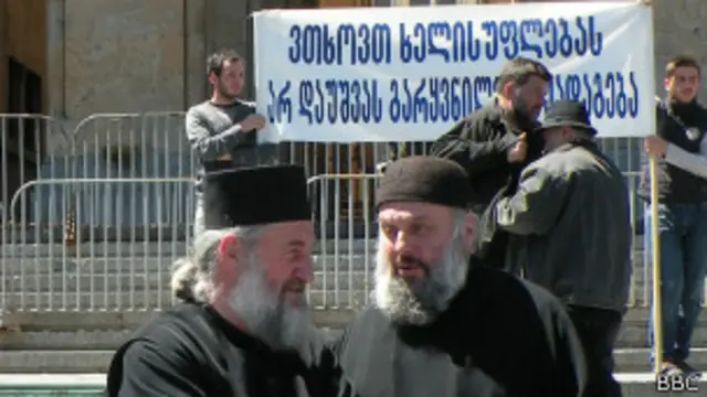 Священнослужители на акции протеста в Тбилиси