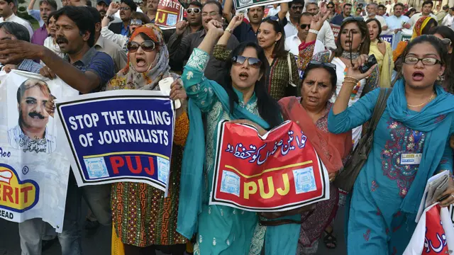 صحافی تنظیموں کی طرف سے منعقد کردہ جلسوں اور جلوسوں میں آزادی صحافت کی اہمیت کو اجاگر کیا گیا اور اس حق کا دفاع کرنے کے عزم کا اظہار کیا گیا۔ 