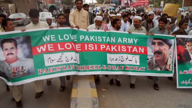 پی ٹی آئی کی جانب سے جیو اور جنگ کا بائیکاٹ میڈیا گروپ کی جانب سے معذرت سے مشروط کیا گیا ہے مگر یہ واضح نہیں کہ معذرت کس چیز کی ہو