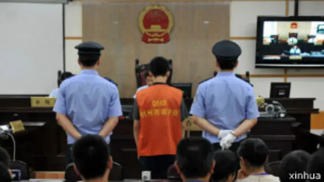 胡斌2009年因撞死路人被判刑三年