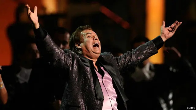 Juan Gabriel, en un concierto en 2009