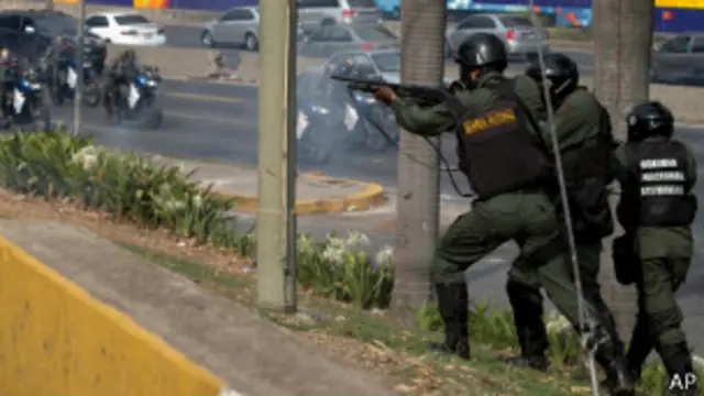 Policías en Venezuela