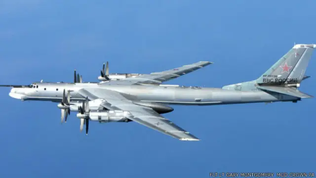 Hai máy bay Nga Tu-95 Bear H đã ở cách biên giới Anh khoảng 25 dặm
