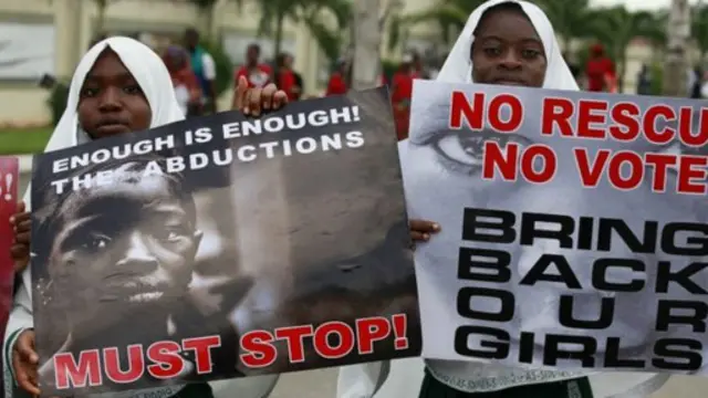 سلګونو نایجریایانو، چې زیاتره یې مېرمنې وې، څو ورځې مخکې پر حکومت د فشار راوړلو لپاره لاریون وکړ، چې د تښتول شویو نجونو د خلاصون لپاره ریښتیني ګامونه پورته کړي.