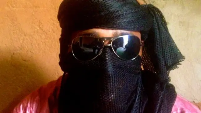 يجني المهربون أموالا طائلة من تهريب الراغبين في الهجرة. 