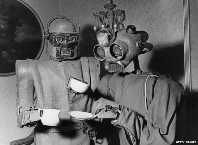 ربات ها شاید هنوز چندان هوشمند نباشند ولی حداقل می‌توانند توسط "ماشین های خودکار تهیه غذا" برای خود یک فنجان قهوه درست کنند