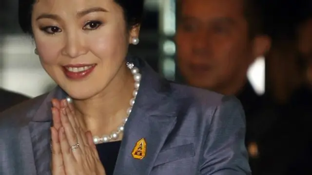 تھائی وزیراعظم ینگ لک شیناواترا پر اپنے قومی سلامتی کے چیف کے غیرقانونی تبادلے کا الزام ہے