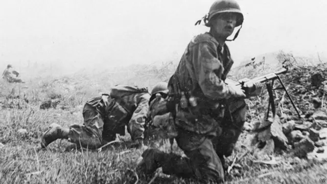 Lính Pháp tại Điện Biên Phủ: chiến lược cố thủ chờ địch của Navarre lộ nhiều nhược điểm