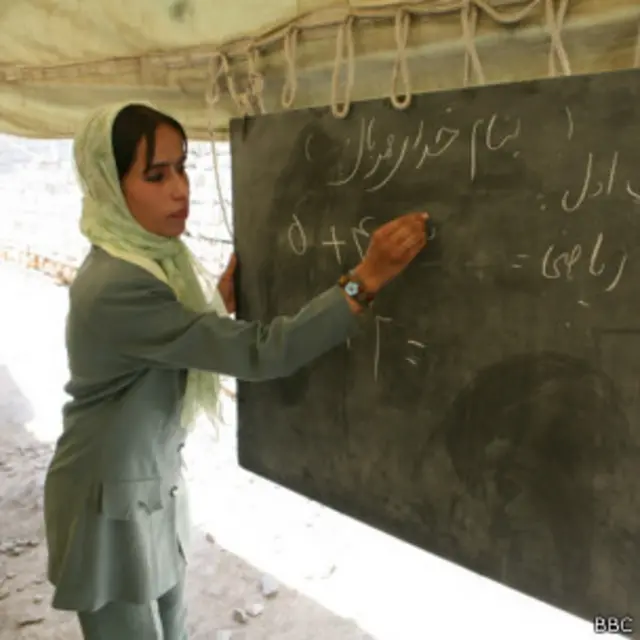 تناسب تعداد دانش آموختهگان دختر نیز یکی دیگر از چالشها در افغانستان بوده و گزارش نشان میدهد که در سال ۲۰۰۳ از هر ۱۰۰ دانشجو ۲۱ نفر دختر بودهاند ولی این رقم تا سال ۲۰۱۲ به ۲۲ نفر تغییر کرده است