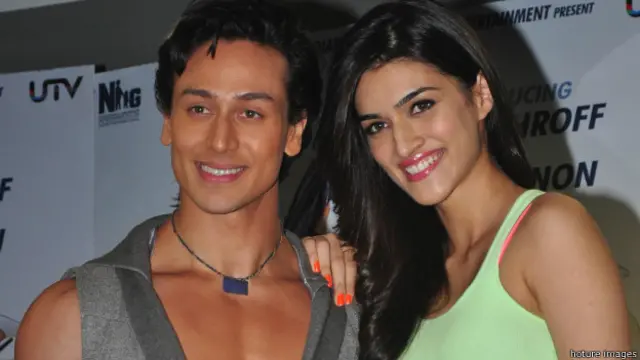 जैकी श्रॉफ़ और कृति शैनॉन 